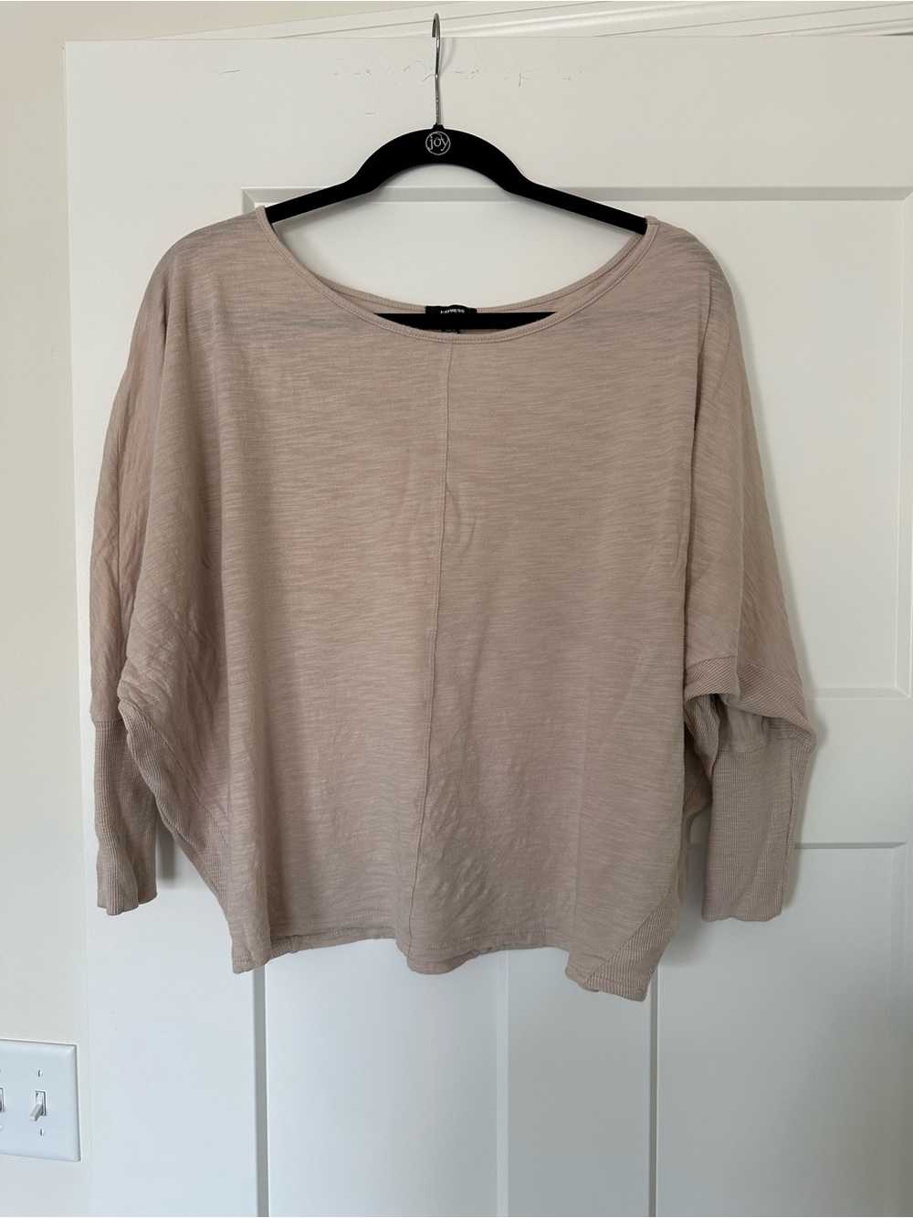 Women’s Express Tan Scoop Neck 3/4 Sleeve Top